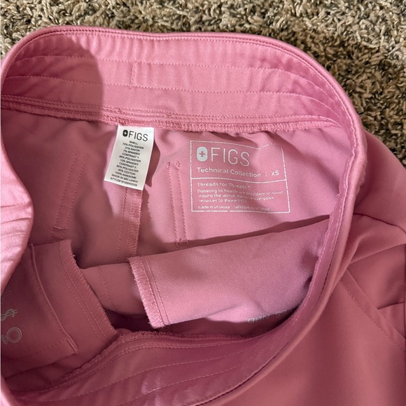 Figs XS Scrub Set - Soft Pink - Picture 3 of 4